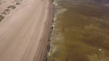 Bahar Jurmalas sahilde havadan görünümü.