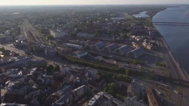 Riga pazar, Merkez İstasyonu'na ve Bilimler Akademisi bina havadan görünümü