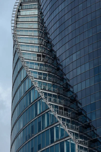 Close-up de uma fachada de um edifício de banco sueco em Riga — Fotografia de Stock