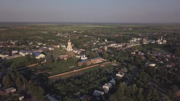 Vuelo sobre la antigua ciudad de Suzdal. Óblast de Vladimir, Rusia — Vídeos de Stock