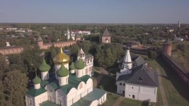 Kurtarıcı Manastırı Saint Euthymius Suzdal, Vladimir oblast, Rusya Federasyonu içinde üzerinde uçuş
