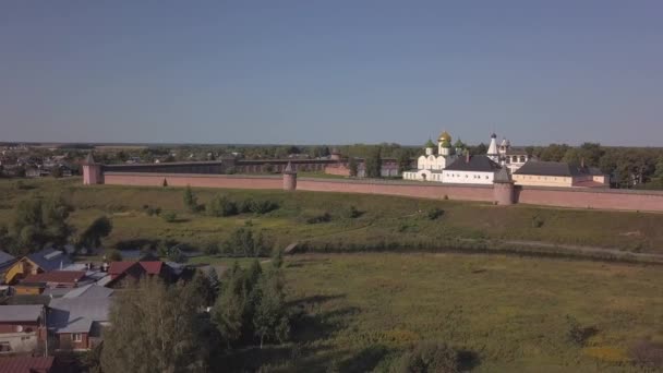 Vista aérea del monasterio salvador de San Eutimio en Suzdal, Óblast de Vladímir, Rusia — Vídeos de Stock
