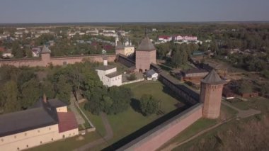 Kurtarıcı Manastırı Saint Euthymius Suzdal, Vladimir oblast, Rusya Federasyonu içinde üzerinde uçuş