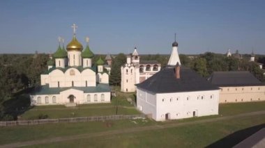 Kurtarıcı Manastırı Saint Euthymius Suzdal, Vladimir oblast, Rusya Federasyonu içinde üzerinde uçuş