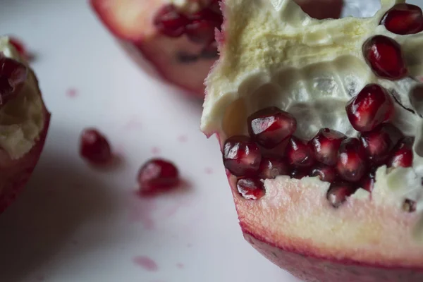 Pomegranate White Plate Close — Stock Photo, Image