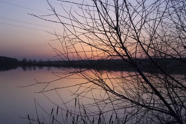 Západ Slunce Šířku Rybník Při Západu Slunce Večerní Barva Oblohy — Stock fotografie