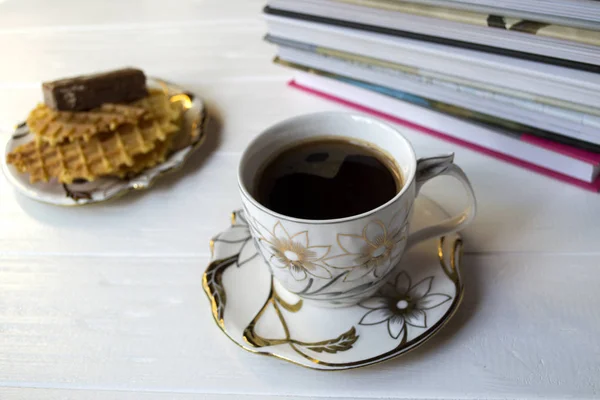 Cup Coffee Books White Wooden Table — Stock Photo, Image