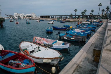 Tekneler Bari Apulia deniz yaz İtalya