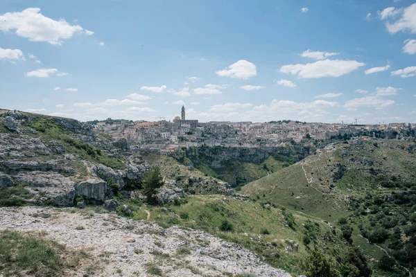 マテーラのプーリアのヴィンテージ旧市街と岩、イタリアの家 — ストック写真