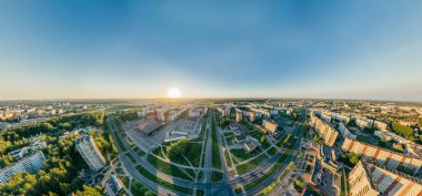 Sanal gerçeklik, cadde Panorama için yaz Riga Şehir gündoğumu 360 Vr dron resim