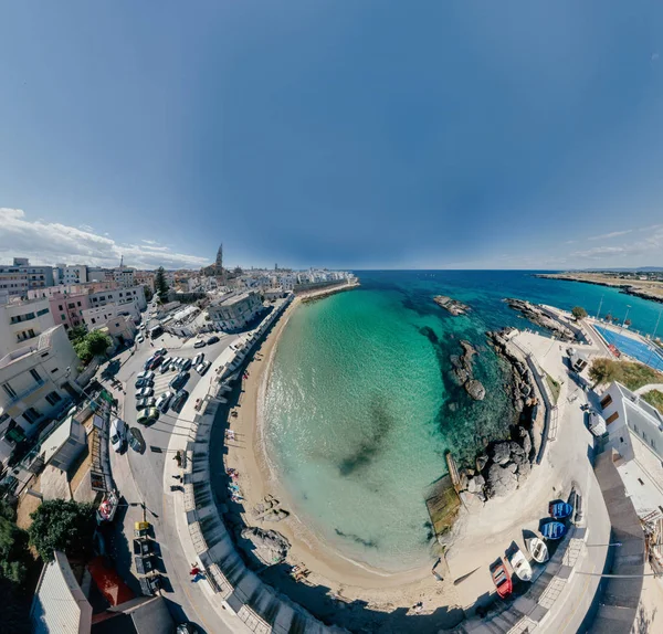 Monopoli Apulia Ciudad cerca de la costa azul en Italia Drone 360 vr — Foto de Stock