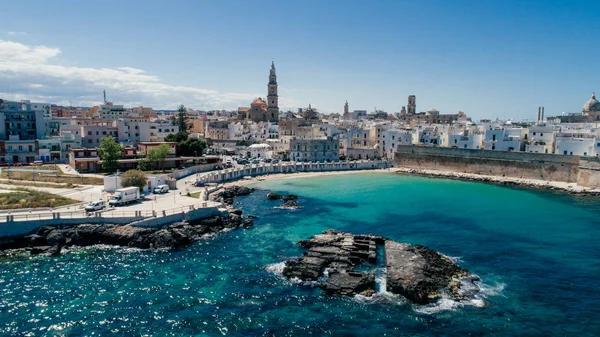 Esfera Virtual Monopoli Blanco Ciudad Italia Cerca Del Mar Azul — Foto de Stock