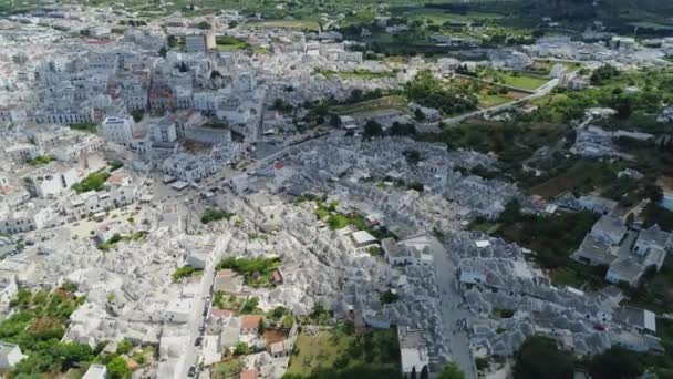 Vuelo Trulli ciudad Alberobello Apulia en Italia Drone 4k — Vídeo de stock