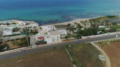Araba alan İtalya Drone uçuş 4k deniz kenarında aracılığıyla