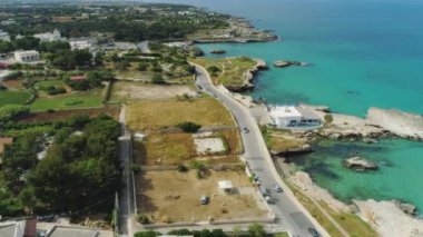 İtalya 'da arabayla Droe uçuşu. Matera, Nicchia, Sasso, Sassi, uçuş, asfalt, Vito Cozze Mola di Bari Torre Mare Polignano Monopoli