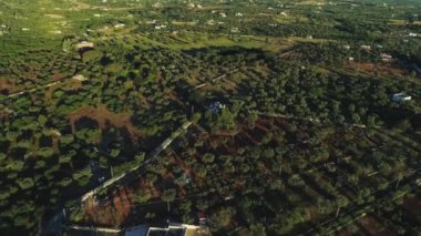 İtalya Drone uçuş 4k Apulia yakınındaki günbatımı