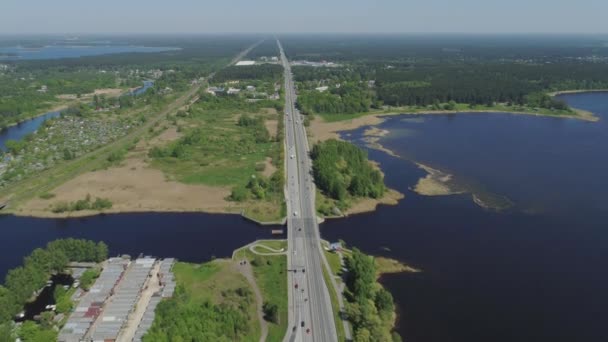 Samochody Riga City Lata Pobliżu Natura Budynków Drone Lotu Nad — Wideo stockowe