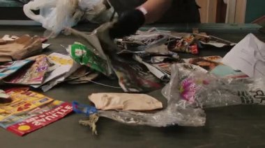 Eller karton kağıt üretimi ile çöp geri dönüşüm