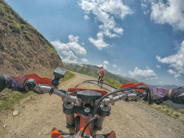 Mountain dirt Bike Enduro journey in high Caucasus mountains — Stock Photo, Image