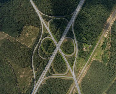 Riga Şehir köprü viyadük sonbahar Drone uçuş