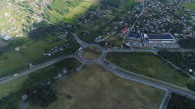 Köprü viyadük dron timelapse Riga şehir araba trafik hypperlapse hareket uçuş bina ve sürüş araçlar ile