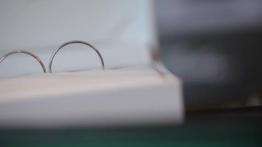 Alyans makro closeup altın elmas mücevher