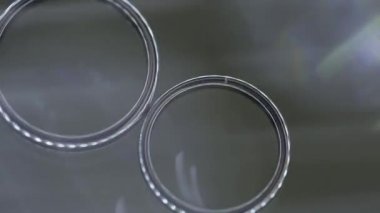 Diamon Kuyumculuk Gümüş Alyans cam tablo makro portre üzerinde ateş