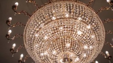 Eski kale beyaz tavanda bir Vintage avize