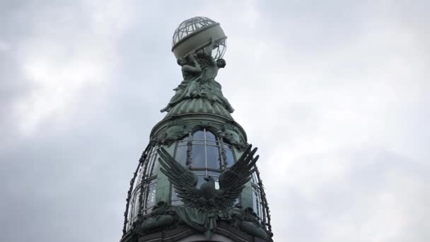 Historisch gebouw in het centrum van St. Petersburg — Stockvideo