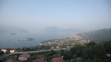 Lake Como İtalya Adası siyah koltuklar
