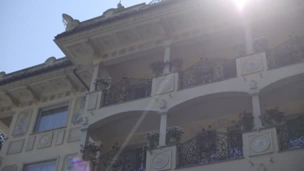 Hermosa vintage Casa Blanca Arquitectura en el Lago Como — Vídeos de Stock