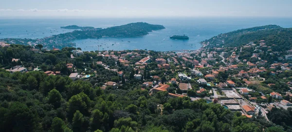 Niza Francia costa drone vista de casas y ciudad desde el aire — Foto de Stock