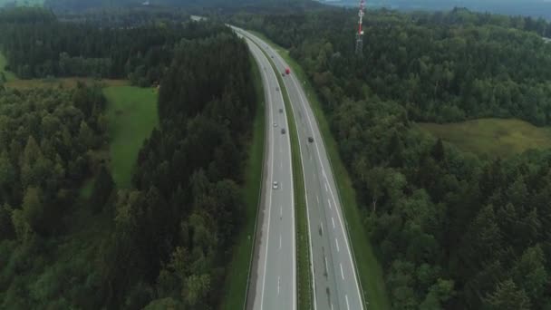 Cars on the Autobahn in Germany fast driving beautiful road — Stock Video