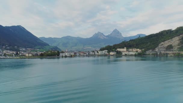 Zwitserse Brunnen stad blue lake zomer bergen Drone vlucht — Stockvideo