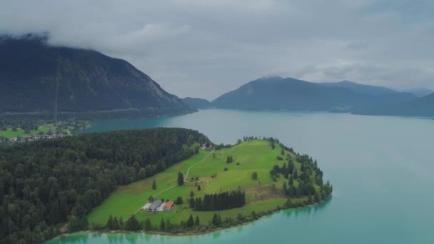 Walchensee meer in de berg van Duitsland Deutschland — Stockvideo