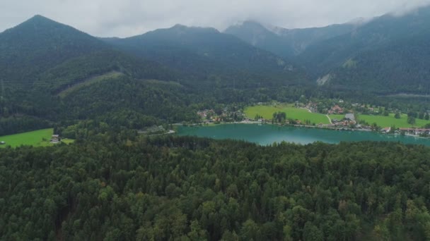 독일 산 독일에서에서 Walchensee 호수 — 비디오