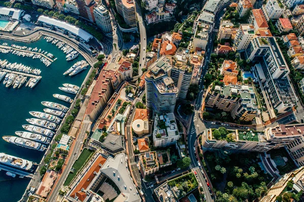 Båtar i hamnen Monaco Monte-Carlo staden riviera Drone sommar foto — Stockfoto
