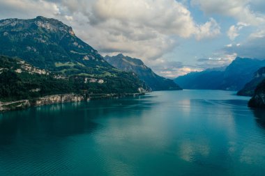İsviçre dağ Gölü doğa dron havadan fotoğraf panorama