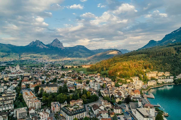 Swiss Mountain Lake natureza Drone aéreo foto panorama — Fotografia de Stock