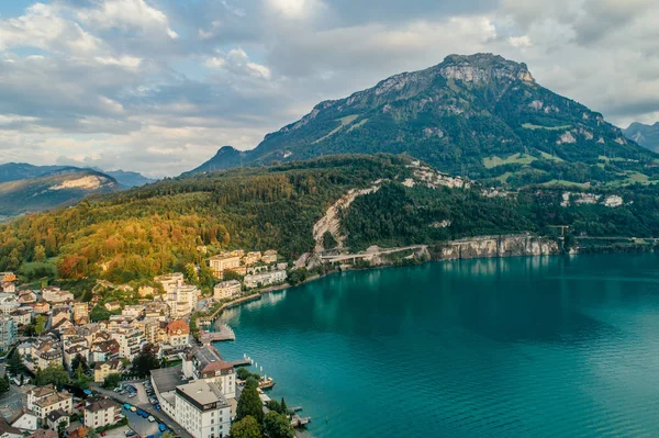 Swiss Mountain Lake natureza Drone aéreo foto panorama — Fotografia de Stock