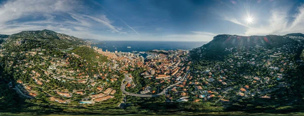 Montañas en Mónaco Monte Carlo ciudad riviera Drone foto de verano Air 360 vr realidad virtual drone panorama —  Fotos de Stock