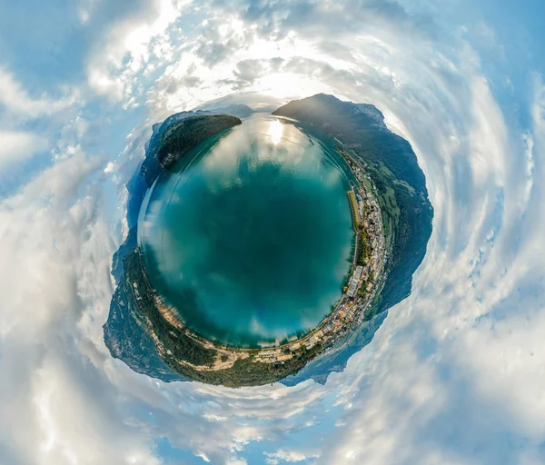 Swiss Mountain Lake natureza Drone drone Air 360 vr realidade virtual panorama drone — Fotografia de Stock