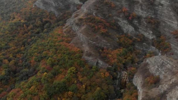 Berge 4k epischen Drohnenflug Kaukasus Hügel und Tal Schönheit georgischen Natur — Stockvideo