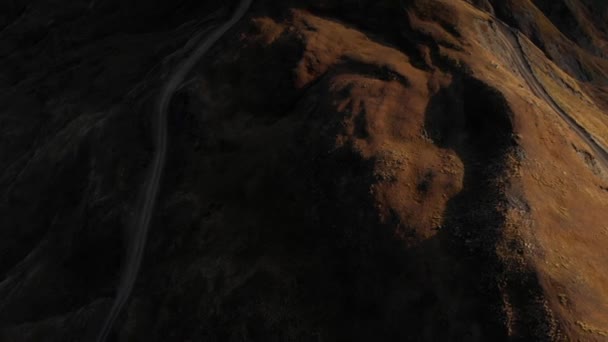 道路在山4k 史诗无人机飞行高加索小山和谷秀丽格鲁吉亚自然 — 图库视频影像
