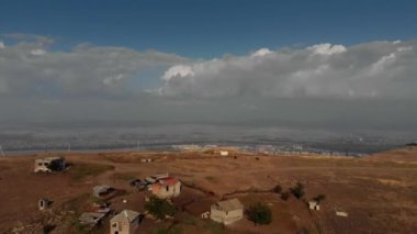 Rustavi şehir çöl ve dağlar Gürcistan arasında