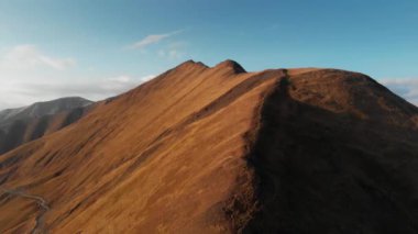 Sunset sonbahar dağlarda Ridge ve Georgia doğanın gorge