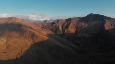 Sunset sonbahar dağlarda Ridge ve Georgia doğanın gorge