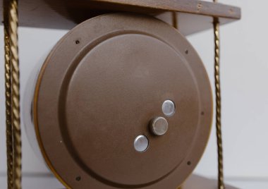 Mekanik sargılı eski sovyet masa saati