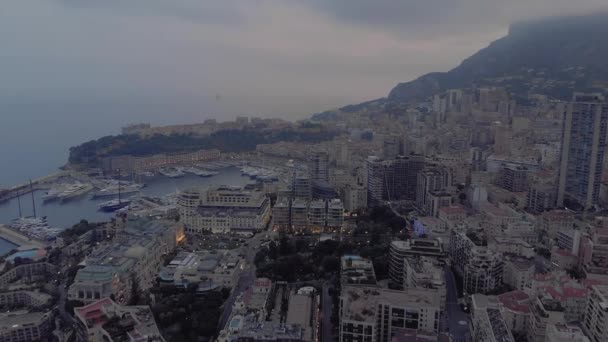 Casino Monte Carlo Mónaco ciudad en Francia ciudad del mar cerca del puerto con yahts de lujo y barcos — Vídeo de stock