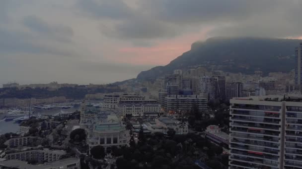 Casino Monte Carlo Monaco City i Frankrike Sea Town nära hamnen med lyxiga yahts och båtar — Stockvideo